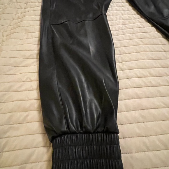 Karl Lagerfeld size M black pleather sweat pants - Picture 7 of 12